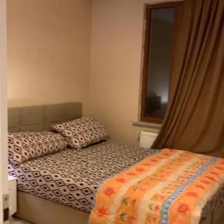 Fully Furnished 2Bed *